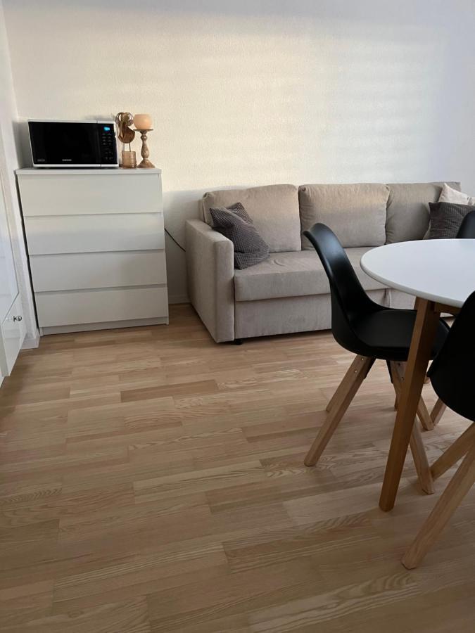 Black&White Apartment Uzwil Exterior photo